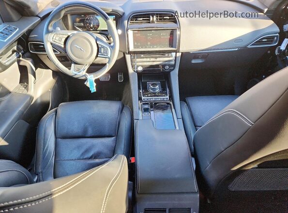 SADCM2FV5KA357238 2019 JAGUAR F-PACE Black Vista del salpicadero