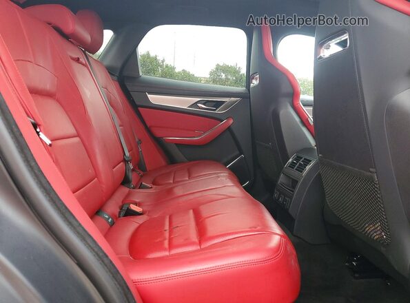 SADCT2EXXRA722190 2024 JAGUAR F-PACE Black Widok wnętrza z tyłu