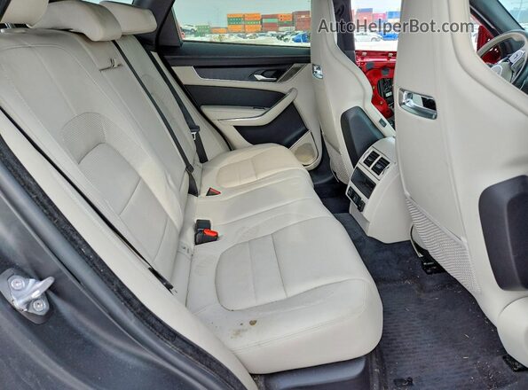 SADCT2FU8RA722645 2024 JAGUAR F-PACE Red უკანა სალონის ხედი