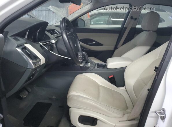 SADFJ2FX0K1Z64820 2019 JAGUAR E-PACE White Vista interior delantera