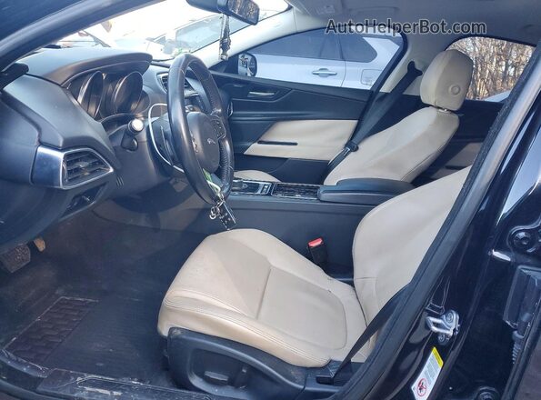 SAJAD4FX7JCP38402 2018 JAGUAR XF Black წინა სალონის ხედი