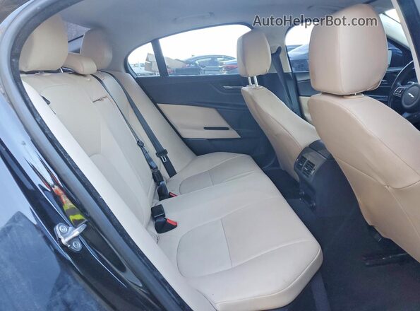 SAJAD4FX7JCP38402 2018 JAGUAR XF Black უკანა სავარძლების ხედი