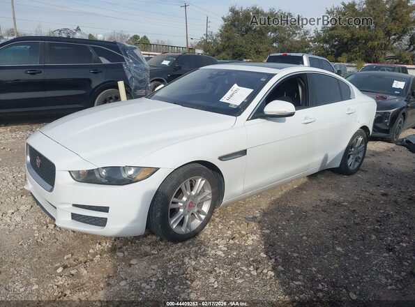 SAJAD4FX9JCP32648 2018 JAGUAR XF Белый Передняя левая четверть