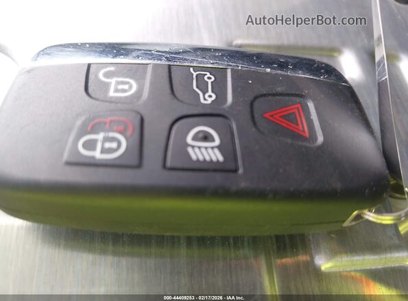 SAJAD4FX9JCP32648 2018 JAGUAR XF Белый Вид панели приборов