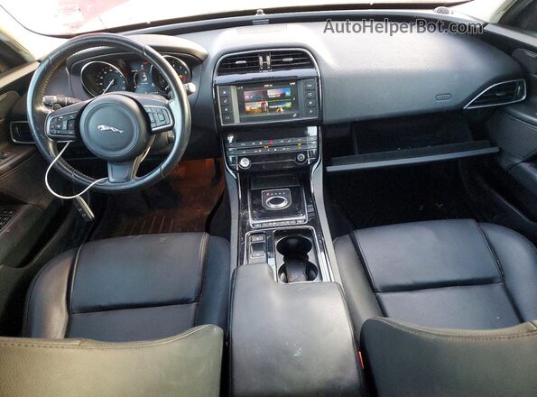 SAJAJ4FX2JCP37814 2018 JAGUAR XF Красный Вид панели приборов