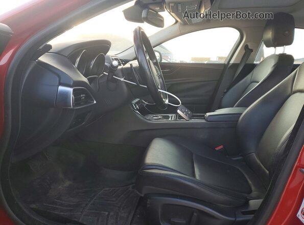 SAJAJ4FX2JCP37814 2018 JAGUAR XF Красный Вид салона спереди