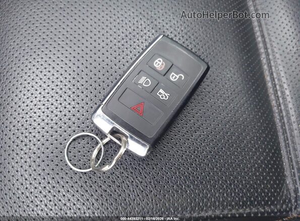 SAJAJ4FX5LCP63438 2020 JAGUAR XF Белый Вид панели приборов