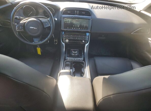 SAJAS4FX7KCP52694 2019 JAGUAR XF White Vista del salpicadero