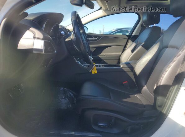 SAJAS4FX7KCP52694 2019 JAGUAR XF White Vista interior delantera