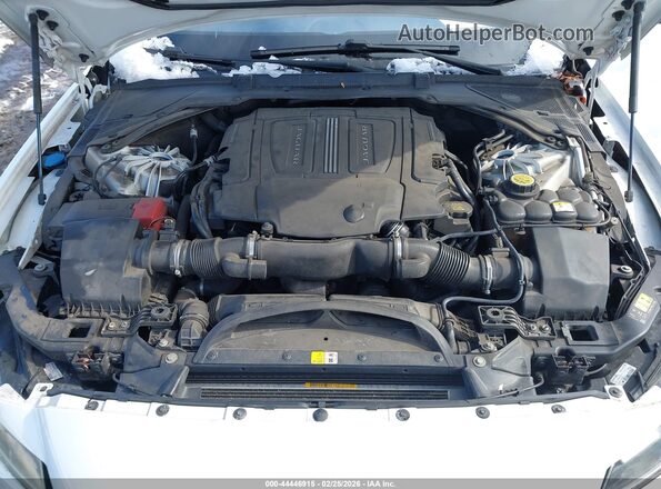 SAJBD4BV2GCY06638 2016 JAGUAR XF Белый Вид сзади