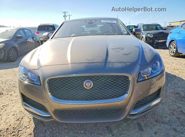 SAJBE4BV6GCY11578 2016 JAGUAR XF Tan Widok z przodu