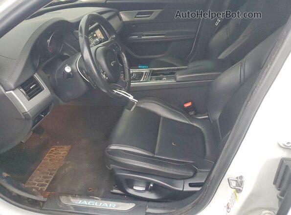 SAJBJ4FX4KCY79037 2019 JAGUAR XF White Front interior view