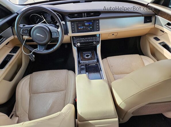 SAJBK4BVXGCY15660 2016 JAGUAR XF Black Vista del salpicadero