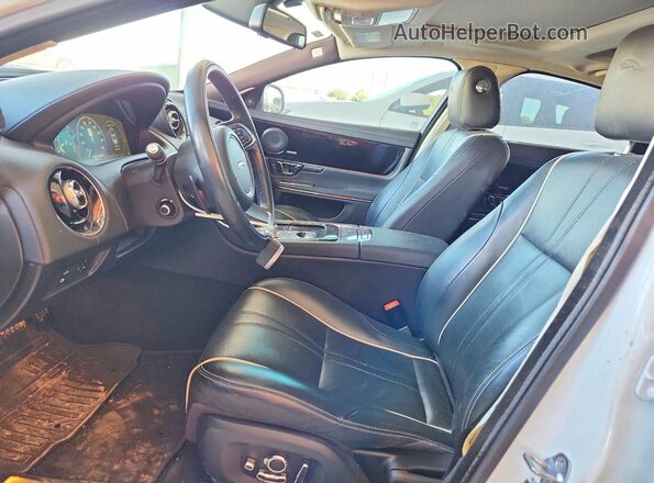 SAJWA1CE4GMW01047 2016 JAGUAR XJ White Front interior view