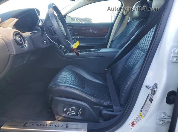 SAJWA2G71G8W01565 2016 JAGUAR XJL White Вид салону спереду