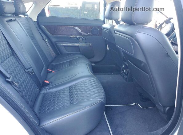 SAJWA2G71G8W01565 2016 JAGUAR XJL White Вид задніх сидінь