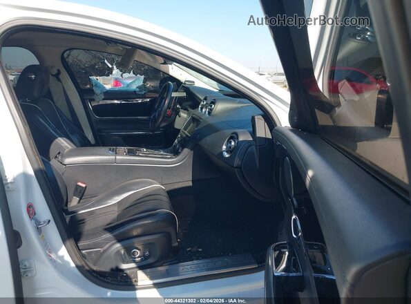 SAJWJ1CD0G8V92072 2016 JAGUAR XJ Белый Вид салона спереди
