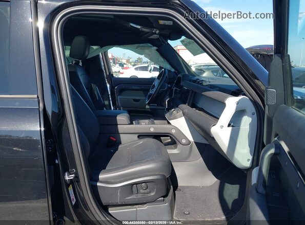SALEJ7EU2R2279808 2024 LAND ROVER DEFENDER Black Front interior view