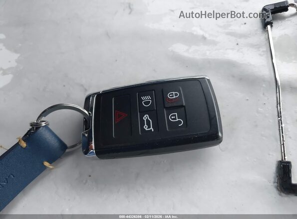 SALEJFFU8R2311279 2024 LAND ROVER DEFENDER Черный Вид панели приборов