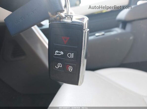 SALRJ2EX4R2494931 2024 LAND ROVER DISCOVERY White Вид панелі приладів