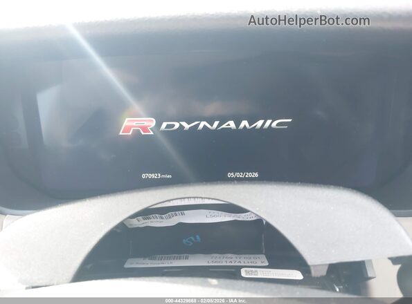 SALYL2RX5JA776036 2018 LAND ROVER RANGE ROVER VELAR Белый 