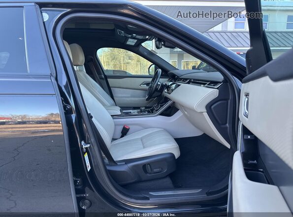 SALYL2RX6JA714709 2018 LAND ROVER RANGE ROVER VELAR Black Widok wnętrza z przodu