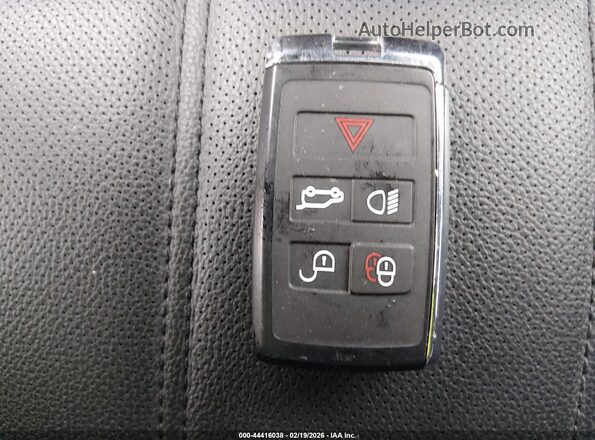 SALZJ2FX6RH240245 2024 LAND ROVER RANGE ROVER EVOQUE Gray Widok deski rozdzielczej