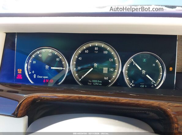 SCA687S56JU104577 2018 ROLLS-ROYCE PHANTOM Purple Widok tylnych siedzeń