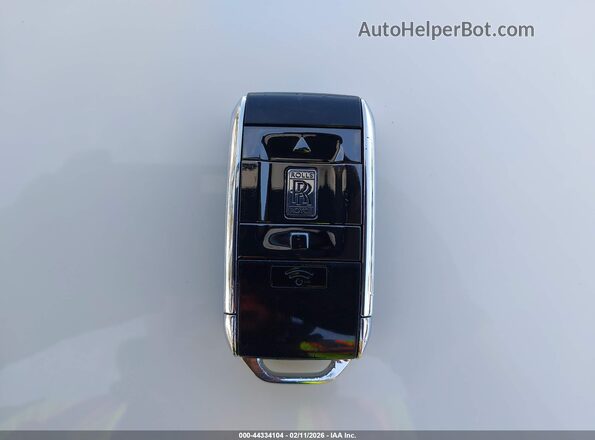 SCA687S56JU104577 2018 ROLLS-ROYCE PHANTOM Purple Widok deski rozdzielczej