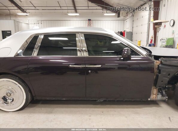 SCA687S56JU104577 2018 ROLLS-ROYCE PHANTOM Purple Widok wnętrza 360 stopni
