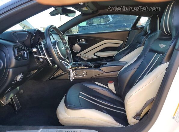 SCFSMGAW8KGN00881 2019 ASTON MARTIN VANTAGE Black Սալոնի դիմացի տեսք