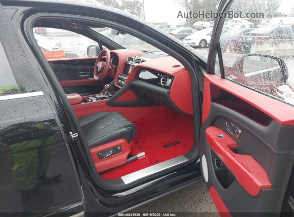 SJAA72ZV2RC024999 2024 BENTLEY BENTAYGA Black Вид салону спереду