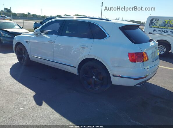 SJAAC2ZV0JC018473 2018 BENTLEY BENTAYGA Белый Задняя левая четверть