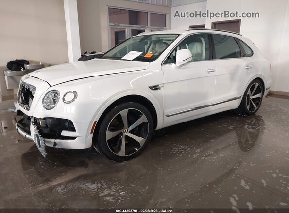 SJAAM2ZV1LC029787 2020 BENTLEY BENTAYGA White Front left