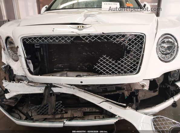 SJAAM2ZV1LC029787 2020 BENTLEY BENTAYGA White Front view