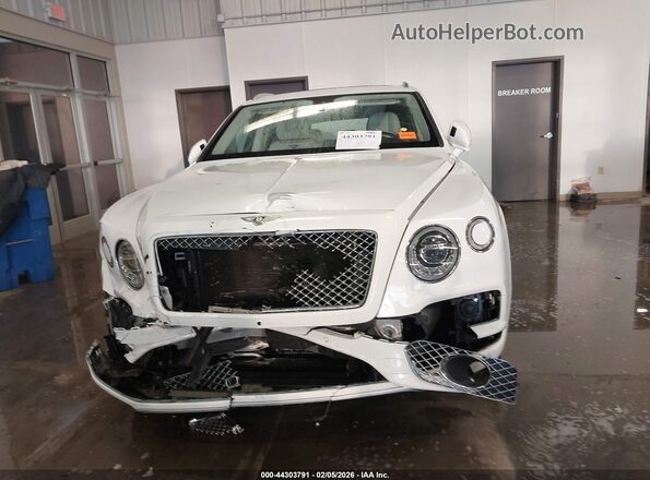 SJAAM2ZV1LC029787 2020 BENTLEY BENTAYGA White Rear interior view