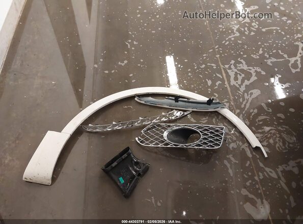 SJAAM2ZV1LC029787 2020 BENTLEY BENTAYGA White Instrument cluster view