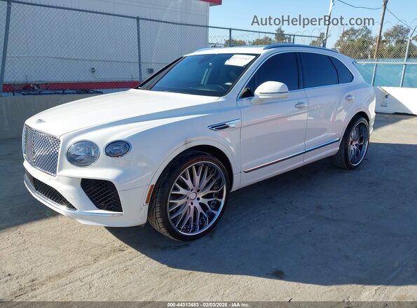 SJAAM2ZV6MC035120 2021 BENTLEY BENTAYGA White Vista tres cuartos delantera izquierda