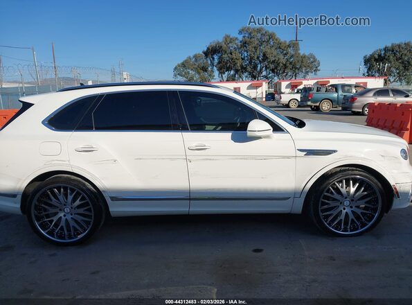 SJAAM2ZV6MC035120 2021 BENTLEY BENTAYGA White Vista interior trasera