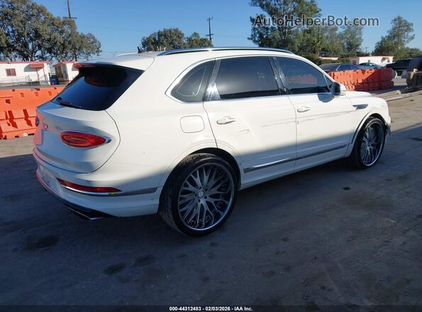 SJAAM2ZV6MC035120 2021 BENTLEY BENTAYGA White Trasero derecho