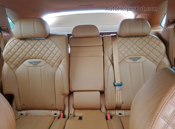 SJAAM2ZV8MC033708 2021 BENTLEY BENTAYGA Белый Вид задних сидений