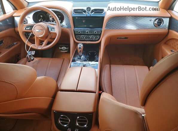 SJAAR2ZV8MC035945 2021 BENTLEY BENTAYGA Серебряный Вид панели приборов