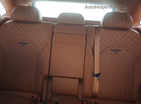 SJAAR2ZV8MC035945 2021 BENTLEY BENTAYGA Серебряный Вид задних сидений