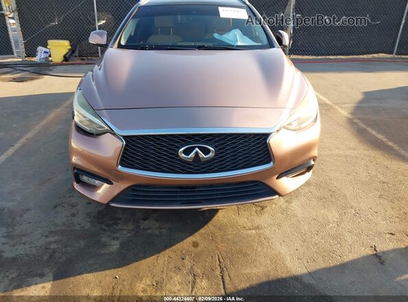 SJKCH5CP7JA053864 2018 INFINITI QX30 Champagne 