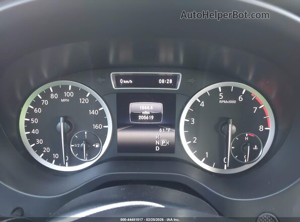 SJKCH5CRXHA034219 2017 INFINITI QX30 White Widok tylnych siedzeń