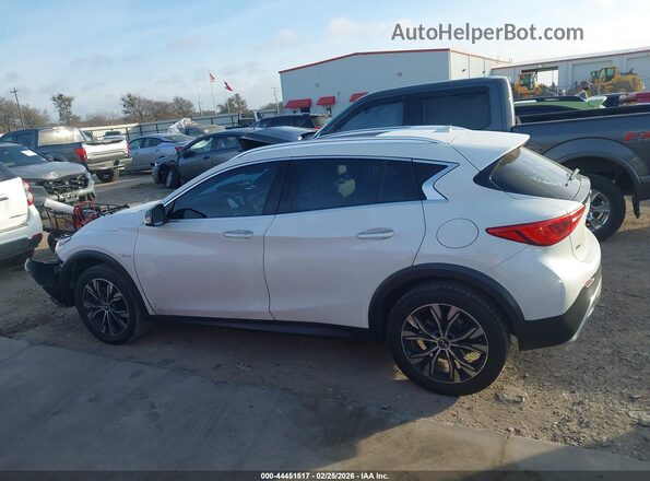 SJKCH5CRXHA034219 2017 INFINITI QX30 White Widok wnętrza 360 stopni