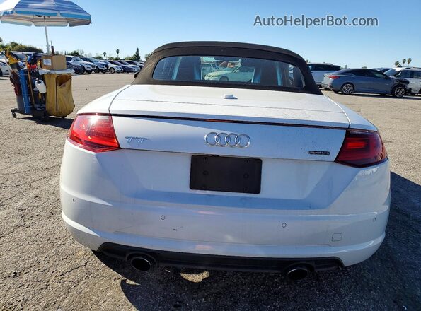 TRUT5CFV1J1007060 2018 AUDI TT White Вид ззаду