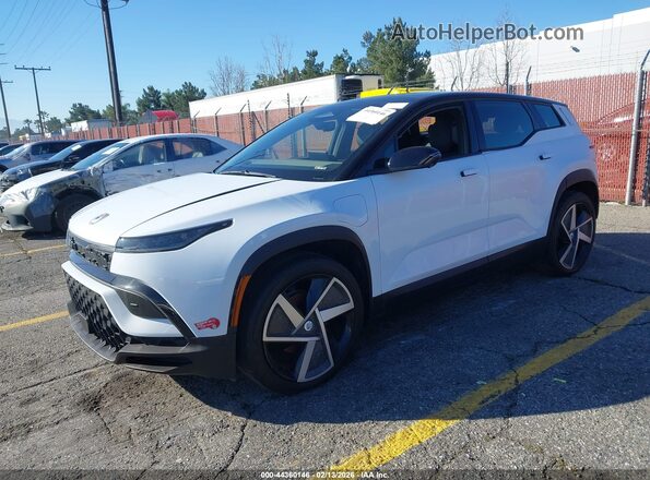 VCF1EBU2XPG007200 2023 FISKER OCEAN White Vista tres cuartos delantera izquierda