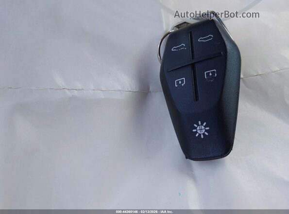 VCF1EBU2XPG007200 2023 FISKER OCEAN White Vista del salpicadero