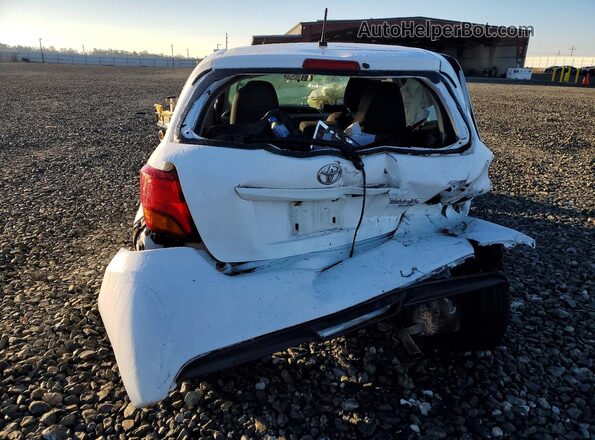 VNKKTUD30GA065180 2016 TOYOTA YARIS White Вид ззаду